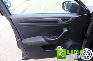 VOLKSWAGEN T-Roc usata, con Sedile posteriore sdoppiato