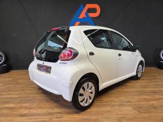 TOYOTA Aygo usata, con Autoradio