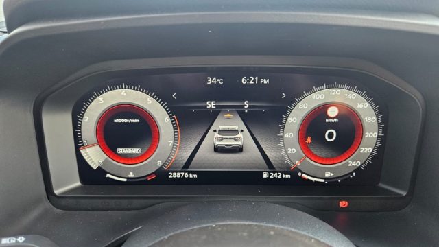 NISSAN Qashqai usata, con Fari LED