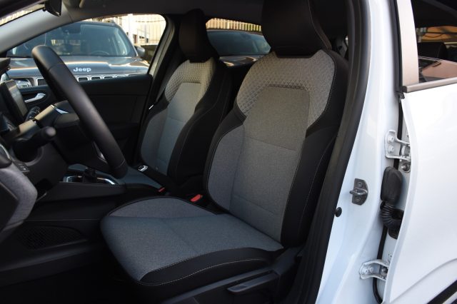MITSUBISHI Colt usata, con Autoradio