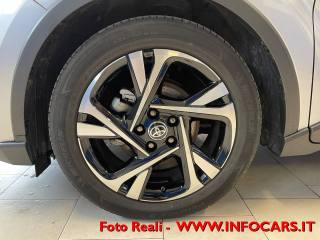 TOYOTA C-HR usata, con USB