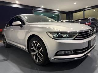 VOLKSWAGEN Passat usata, con Airbag laterali