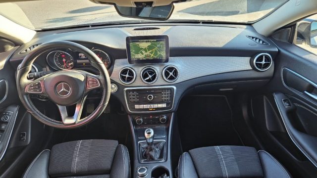 MERCEDES-BENZ CLA 180 usata, con Sensori di parcheggio posteriori