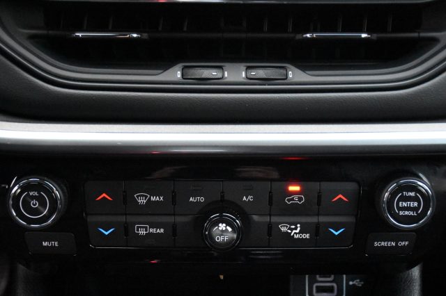 JEEP Compass usata, con Volante in pelle