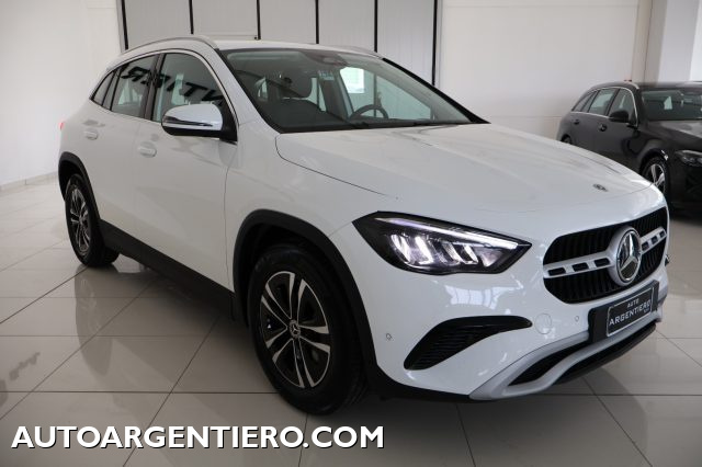 MERCEDES-BENZ GLA 180 usata, con Supporto lombare
