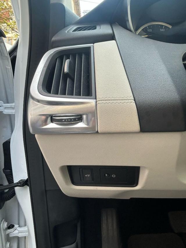 JAGUAR E-Pace usata, con USB