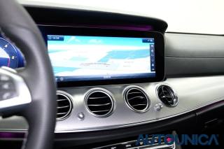 MERCEDES-BENZ E 220 usata, con Sensori di parcheggio posteriori