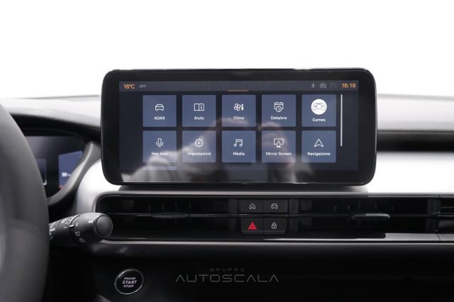 JEEP Avenger usata, con USB