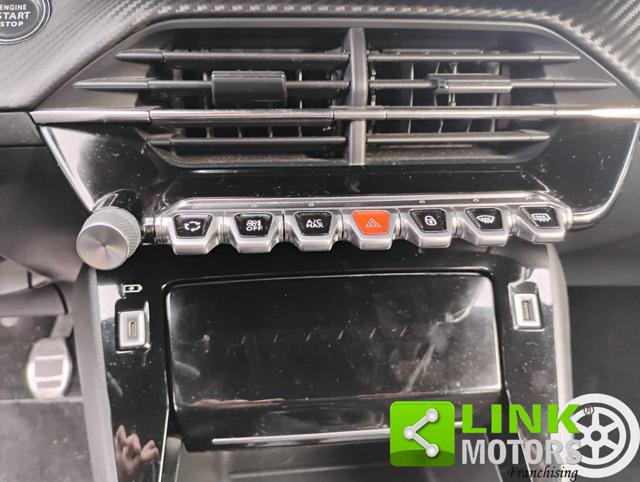 PEUGEOT 2008 usata, con Vetri oscurati