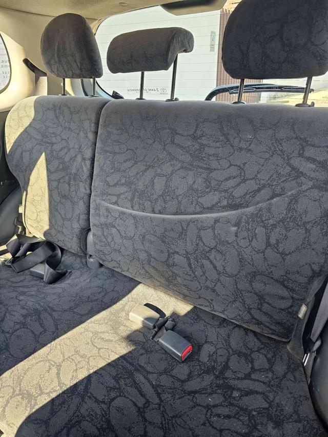TOYOTA Yaris usata 10