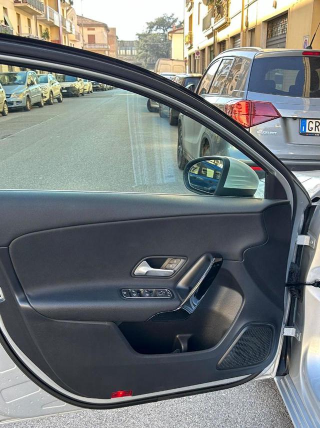 MERCEDES-BENZ A 180 usata, con Cerchi in lega