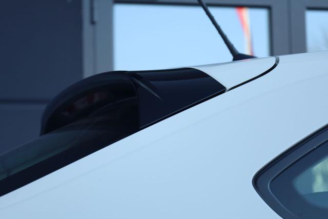 VOLKSWAGEN Taigo usata, con Luci diurne LED