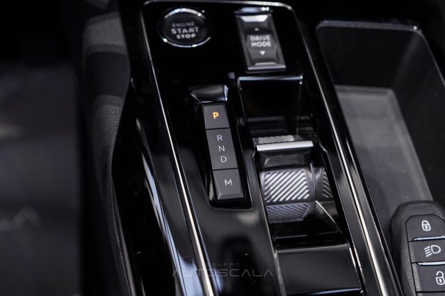 PEUGEOT 3008 usata, con Bracciolo