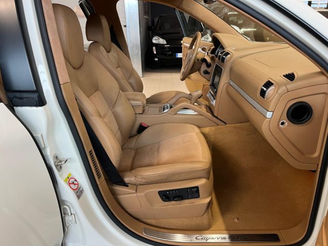 PORSCHE Cayenne usata, con Specchietti laterali elettrici