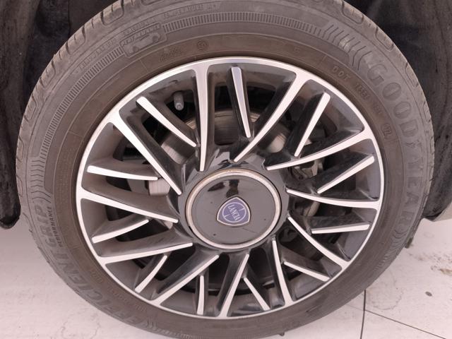 LANCIA Ypsilon usata, con Hill holder
