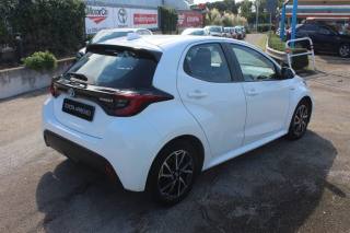 TOYOTA Yaris usata, con Bracciolo