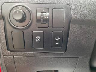 MAHINDRA KUV100 usata, con Controllo trazione