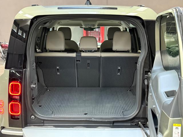 LAND ROVER Defender usata, con Fari LED
