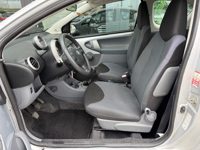 TOYOTA Aygo usata 10
