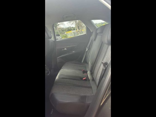 PEUGEOT 3008 usata, con Sedile posteriore sdoppiato