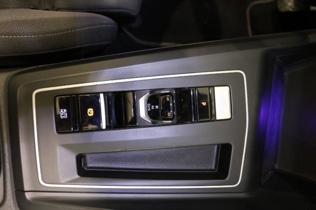VOLKSWAGEN Golf usata, con Autoradio digitale