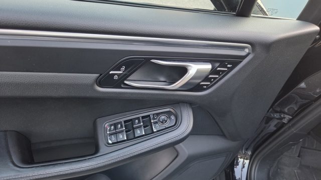 PORSCHE Macan usata, con Fendinebbia