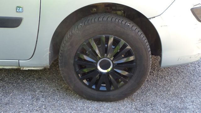 RENAULT Kangoo Z.E. usata, con Pneumatici quattro stagioni