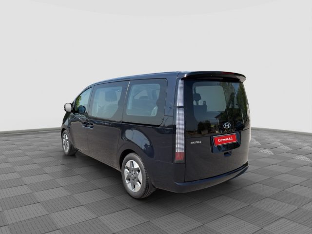 HYUNDAI Staria usata 2