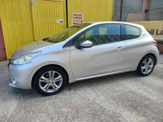 PEUGEOT 208 usata, con Airbag laterali