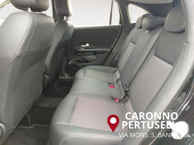 MERCEDES-BENZ GLA 200 usata, con Park Distance Control