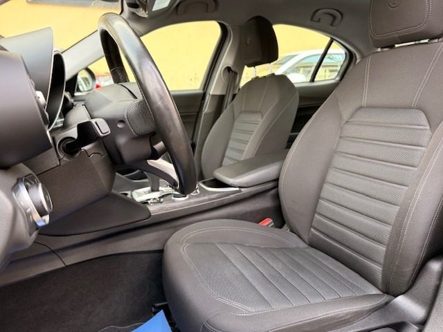 ALFA ROMEO Giulia usata, con Climatizzatore