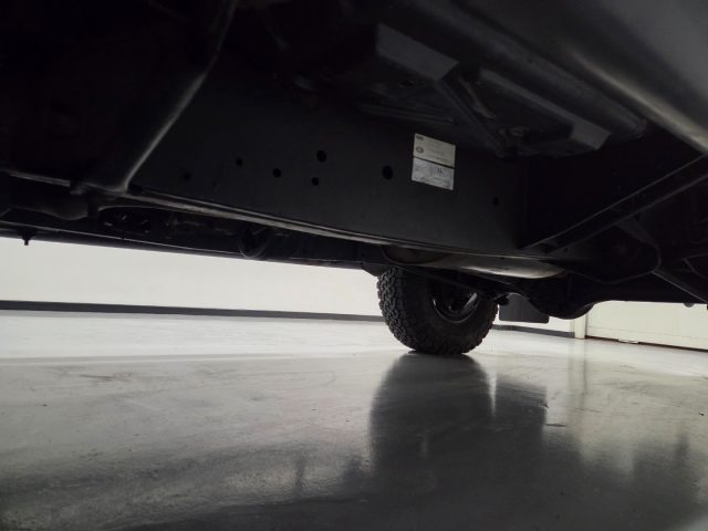 LAND ROVER Defender usata 26