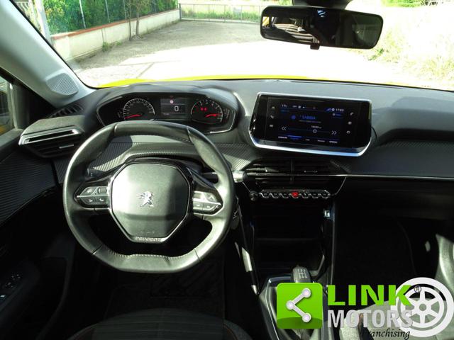 PEUGEOT 208 usata, con Sedile posteriore sdoppiato