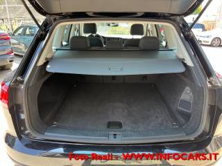 VOLKSWAGEN Touareg usata, con Fari LED