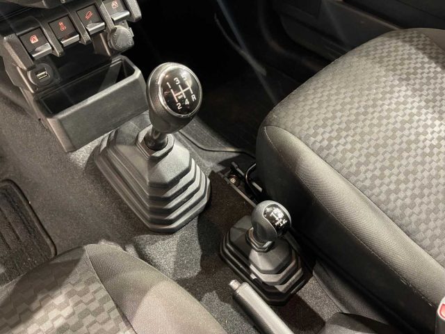 SUZUKI Jimny usata, con Bluetooth