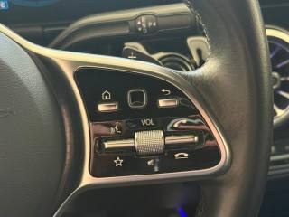 MERCEDES-BENZ GLA 220 usata, con Autoradio digitale