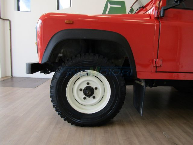 LAND ROVER Defender usata, con Trazione integrale
