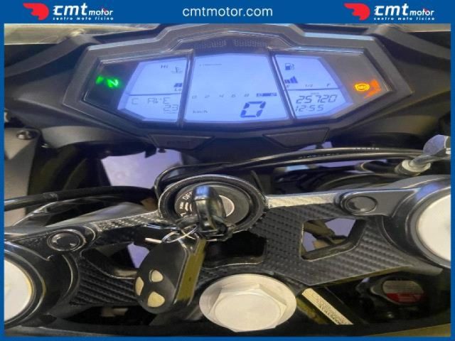 YAMAHA YZF R125 usata 4