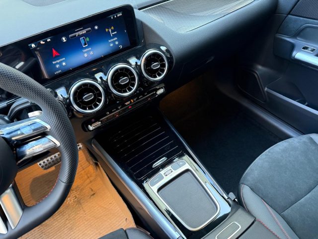 MERCEDES-BENZ GLA 180 usata, con Bracciolo