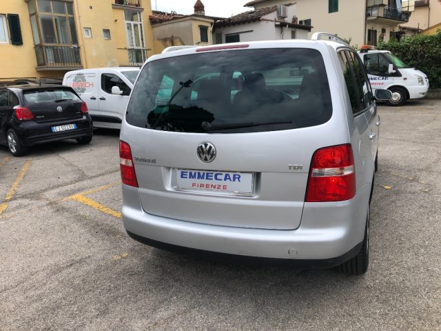 VOLKSWAGEN Touran usata, con Autoradio