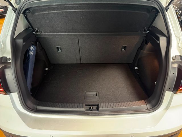 VOLKSWAGEN T-Cross usata, con Autoradio digitale