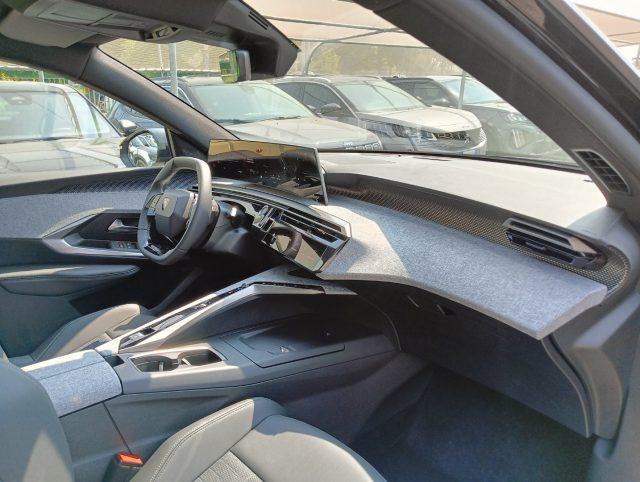 PEUGEOT 5008 usata, con Sistema di navigazione