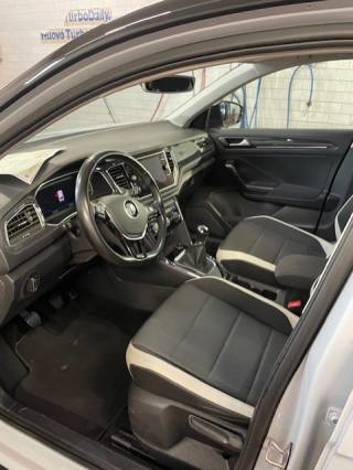 VOLKSWAGEN T-Roc usata, con Autoradio