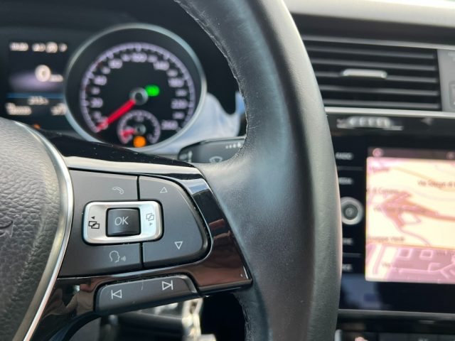 VOLKSWAGEN Golf usata, con Touch screen