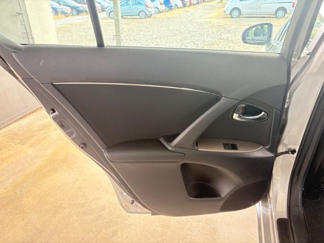 TOYOTA Avensis usata 38
