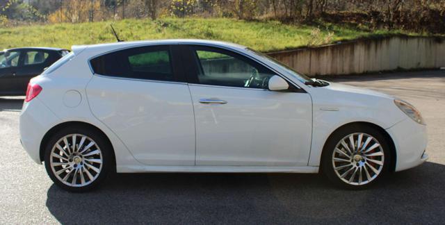 ALFA ROMEO Giulietta usata, con Autoradio