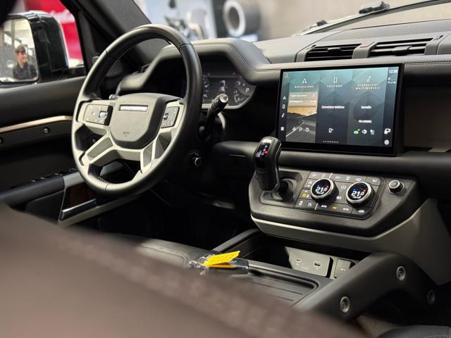 LAND ROVER Defender usata, con Controllo trazione