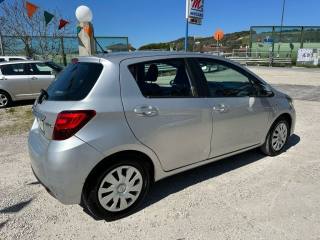 TOYOTA Yaris usata, con Autoradio
