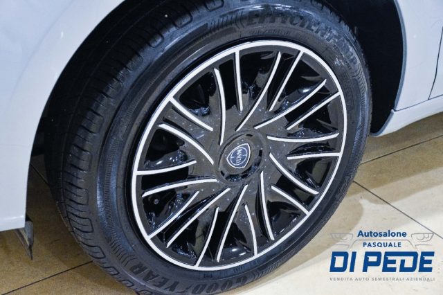 LANCIA Ypsilon usata, con Fendinebbia