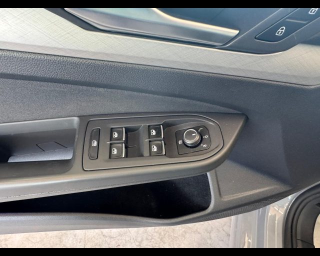 VOLKSWAGEN Golf usata, con ESP